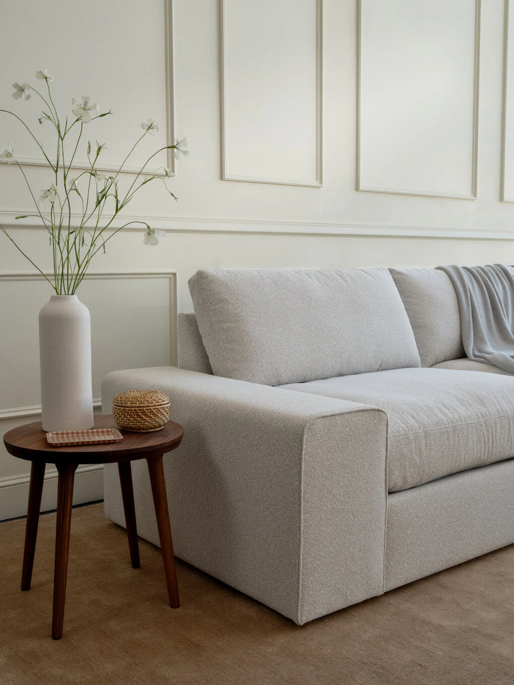 Blumen Corner Sectional in Natural Latex - Image 4