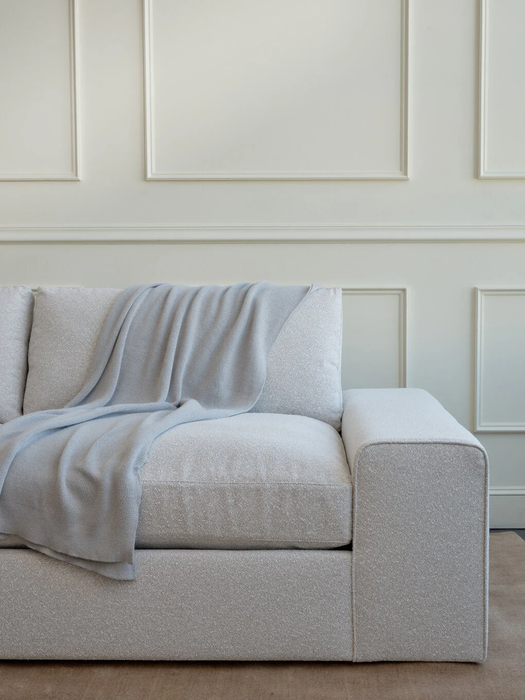 Blumen Corner Sectional in Natural Latex - Image 5