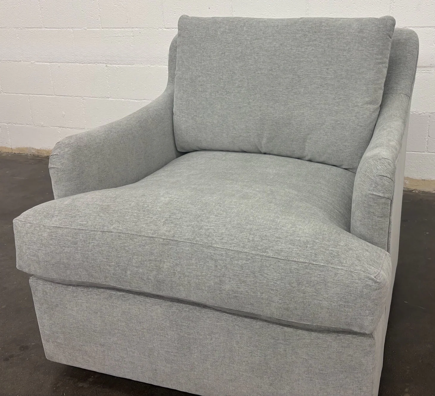 Kaydan Swivel Chair in Latex - Image 6