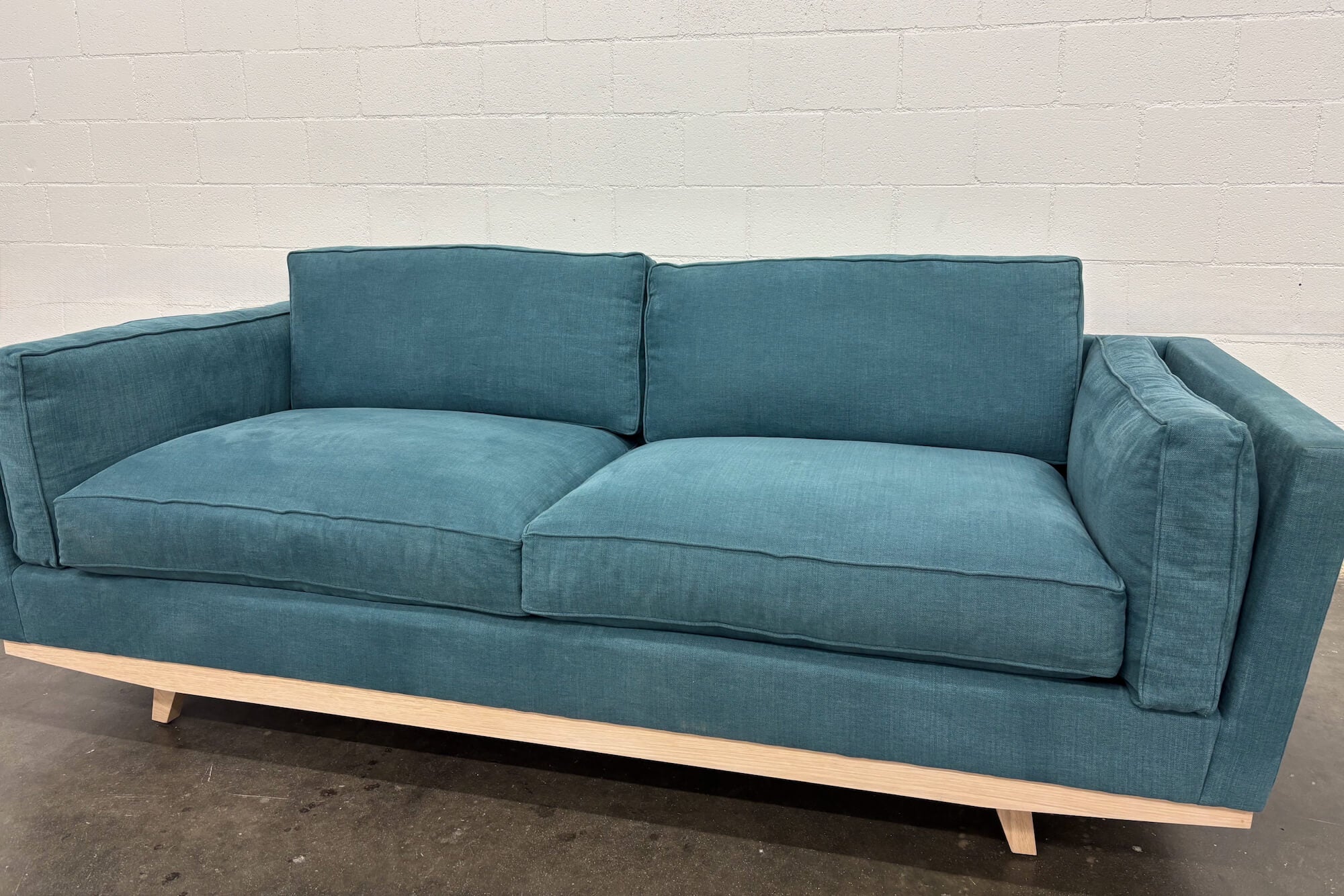 Kirnik Sofa with Natural Latex Cushions - Image 3